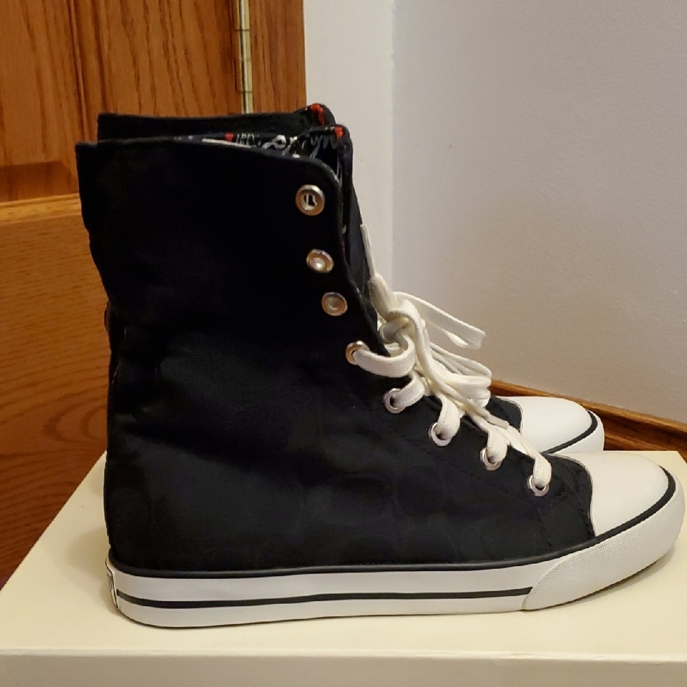 NWT Womens Coach Black and White Canvas Sneakers. 7 - Picture 11 of 16